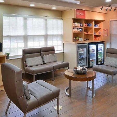 Towneplace Suites By Marriott Miami Airport W Doral Exterior photo