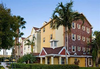 Towneplace Suites By Marriott Miami Airport W Doral Exterior photo