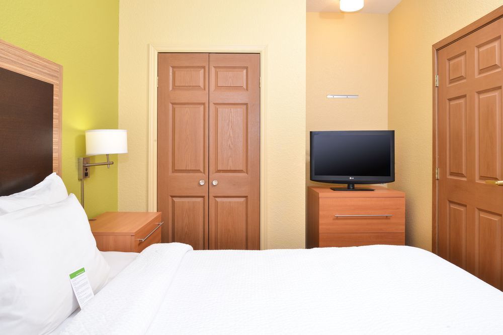 Towneplace Suites By Marriott Miami Airport W Doral Exterior photo
