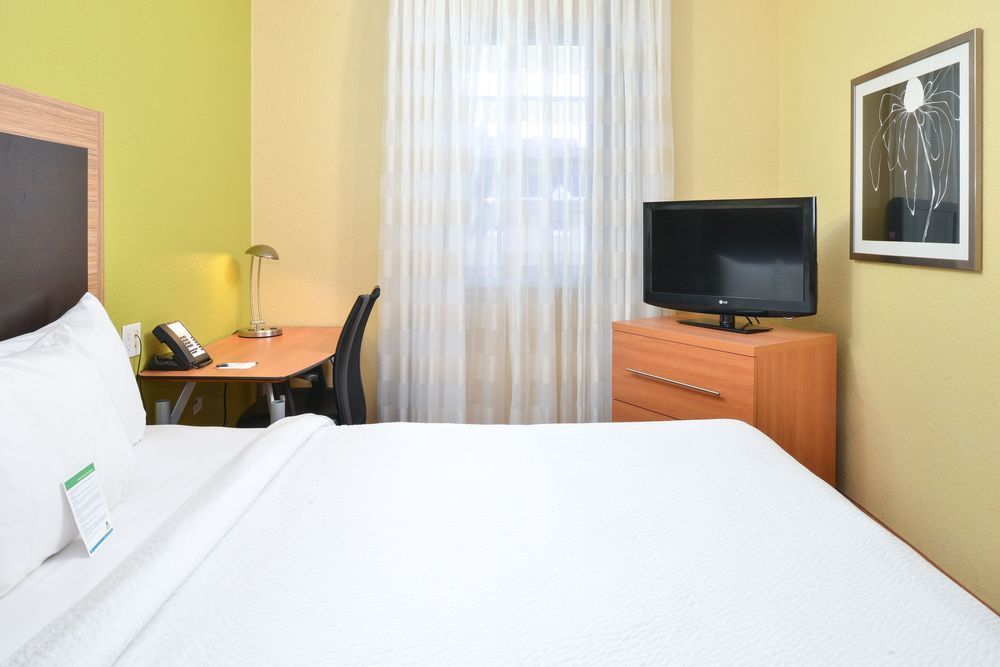 Towneplace Suites By Marriott Miami Airport W Doral Exterior photo