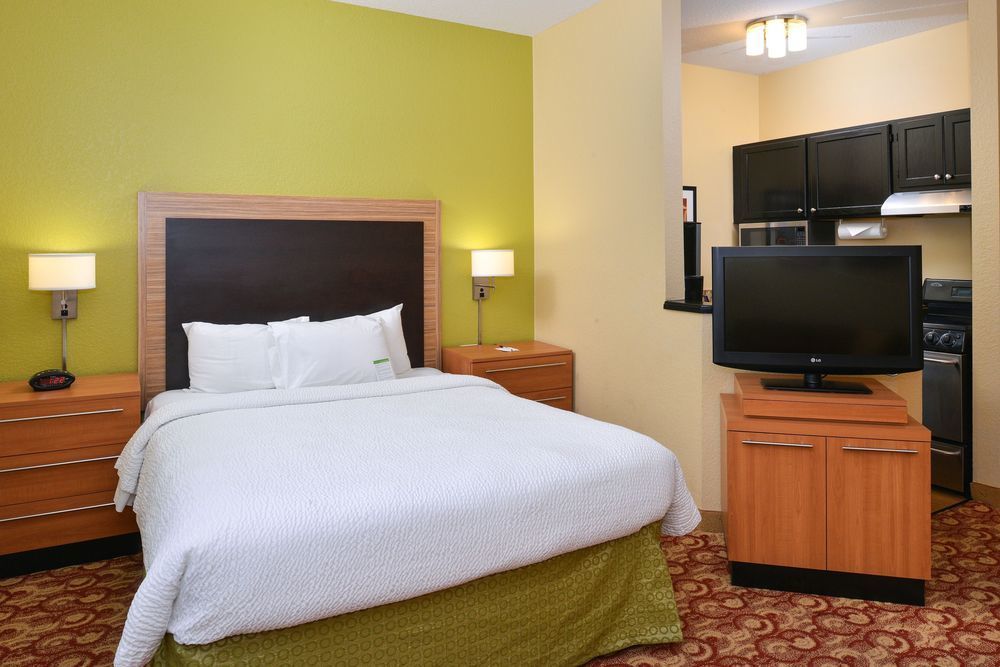 Towneplace Suites By Marriott Miami Airport W Doral Exterior photo