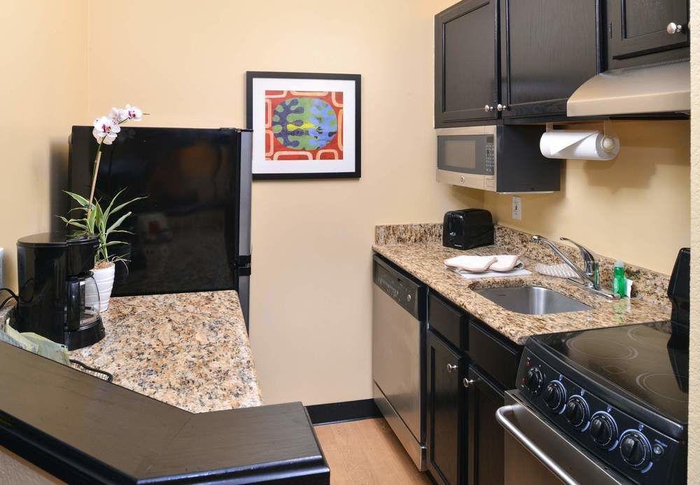 Towneplace Suites By Marriott Miami Airport W Doral Exterior photo